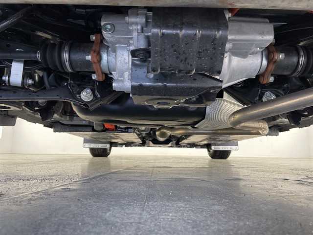 トヨタ ヤリスクロス ハイブリッド Z アドベンチャー 長野県 2024(令6)年 0.8万km グレー 純正ナビ/フルセグＴＶ/Bluetooth Audio/パノラミックビューモニター/USB接続/HDMI接続/Miracast/ステアリングスイッチ/衝突被害軽減ブレーキ/レーダークルーズコントロール/オートマチックハイビーム/Ｄ席パワーシート/前席シートヒーター/ステアリングヒーター/RSR足廻り/ビルトインETC2.0/社外アルミ/スマートキーx2/プッシュスタート/横滑り防止装置