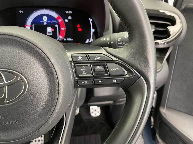 トヨタ ヤリスクロス ハイブリッド Z アドベンチャー 長野県 2024(令6)年 0.8万km グレー 純正ナビ/フルセグＴＶ/Bluetooth Audio/パノラミックビューモニター/USB接続/HDMI接続/Miracast/ステアリングスイッチ/衝突被害軽減ブレーキ/レーダークルーズコントロール/オートマチックハイビーム/Ｄ席パワーシート/前席シートヒーター/ステアリングヒーター/RSR足廻り/ビルトインETC2.0/社外アルミ/スマートキーx2/プッシュスタート/横滑り防止装置