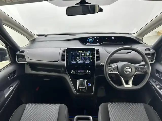 日産 セレナ e－パワー ハイウェイスター V 福井県 2020(令2)年 5.8万km ダイヤモンドブラック 純正１０インチナビ　/フルセグＴＶ　/全周囲カメラ　/ＢＳＭ　/両側パワースライドドア　/エマージェンシーブレーキ　/レーダークルーズコントロール　/コーナーセンサー　/スマートキー　/電動格納ミラー　/プッシュスタート