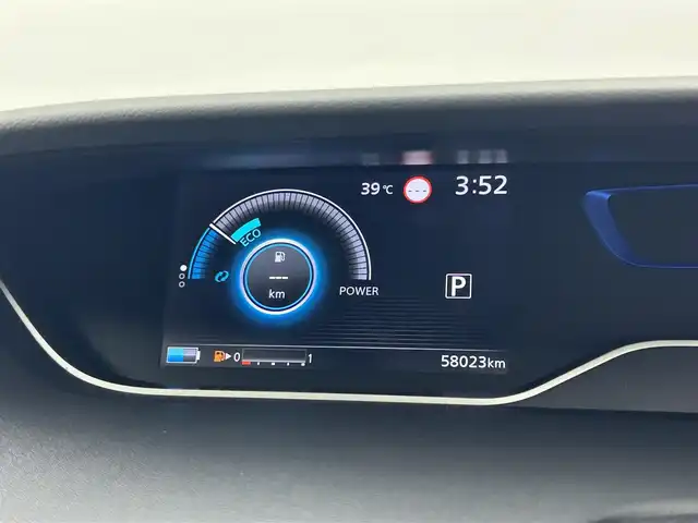 日産 セレナ e－パワー ハイウェイスター V 福井県 2020(令2)年 5.8万km ダイヤモンドブラック 純正１０インチナビ　/フルセグＴＶ　/全周囲カメラ　/ＢＳＭ　/両側パワースライドドア　/エマージェンシーブレーキ　/レーダークルーズコントロール　/コーナーセンサー　/スマートキー　/電動格納ミラー　/プッシュスタート