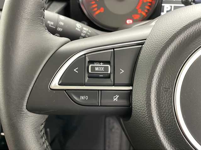 スズキ ジムニー XC 長野県 2024(令6)年 0.4万km 緑 ・構造変更必須/・車検不適合