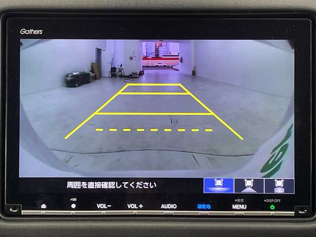 ホンダ ヴェゼル ハイブリッド Z ホンダセンシング 大阪府 2019(令1)年 2.5万km プラチナホワイトパール ホンダセンシング/　・衝突軽減ブレーキ/　・誤発進抑制機能/　・歩行者事故低減ステアリング/　・路外逸脱抑制機能/　・アダプティブ・クルーズ・コントロール/　・車線維持支援システム/　・先行車発進お知らせ機能/　・標識認識機能/純正メモリナビ/　　CD/BT/フルセグTV/バックカメラ/LEDオートライト/フォグランプ/合皮ハーフレザーシート/シートヒーター/純正17インチアルミホイール/パドルシフト/ルーフレール/アイドリングストップ/スマートキー/ビルトインETC