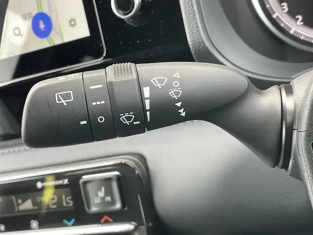 トヨタ ヴォクシー S－Z 千葉県 2023(令5)年 0.3万km アティチュードブラックマイカ ワンオーナー/快適利便パッケージ/ユニバーサルステップ/衝突軽減ブレーキ/両側パワースライドドア/純正フリップダウンモニター/純正１０インチナビ/フルセグＴＶ/バックカメラ/パワーバックドア/シートヒーター