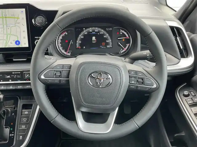トヨタ ヴォクシー S－Z 千葉県 2023(令5)年 0.3万km アティチュードブラックマイカ ワンオーナー/快適利便パッケージ/ユニバーサルステップ/衝突軽減ブレーキ/両側パワースライドドア/純正フリップダウンモニター/純正１０インチナビ/フルセグＴＶ/バックカメラ/パワーバックドア/シートヒーター