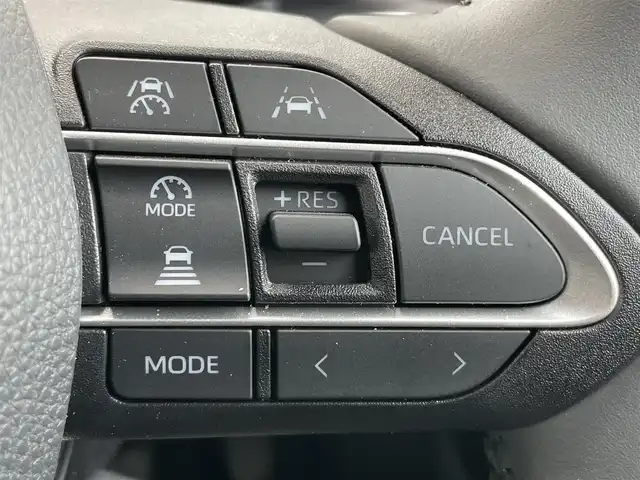 トヨタ ヴォクシー S－Z 千葉県 2023(令5)年 0.3万km アティチュードブラックマイカ ワンオーナー/快適利便パッケージ/ユニバーサルステップ/衝突軽減ブレーキ/両側パワースライドドア/純正フリップダウンモニター/純正１０インチナビ/フルセグＴＶ/バックカメラ/パワーバックドア/シートヒーター