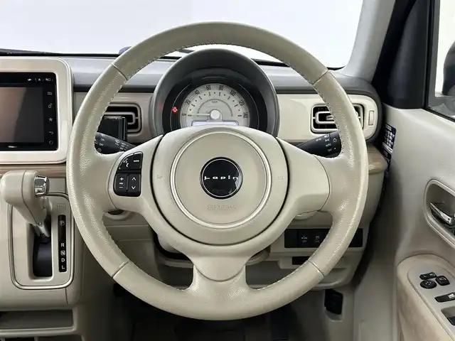 スズキ ラパン X 道央・札幌 2017(平29)年 2.6万km パールホワイト ・４WD/・メーカーナビ/　CD/DVD/BT/フルセグ/・全方位カメラ/・ドライブレコーダー/・ビルトインETC/・衝突軽減ブレーキ/・前席シートヒーター/・LEDヘッドライト/・オートライト/・プッシュスタート/・スマートキー/・純正フロアマット/・ドアバイザー/・純正AW