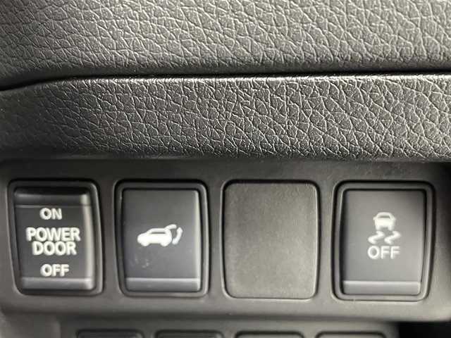 日産 エクストレイル 20Xi 熊本県 2020(令2)年 3.1万km ダイヤモンドブラック 純正ナビMM519D-L（ＣＤ・ＤＶＤ・フルセグ・ＢＴ・ＳＤ）/全周囲カメラ　/ビルトインＥＴＣ　/純正前後ドライブレコーダー　/レーダークルーズコントロール/前後クリアランスソナー　/前席シートヒーター　/プロパイロット　/エマージェンシーブレーキ/レーンキープアシスト/横滑り防止/ダウンヒルアシスト/アイドリングストップ/パワーバックドア/インテリジェントルームミラー/電動パーキング/ブレーキホールド/純正フロアマット/純正１８インチAW/オートライト/オートマチックハイビーム/LEDヘッドライト/フォグライト/スマートキー/プッシュスタート/スペアキー1本/保証書