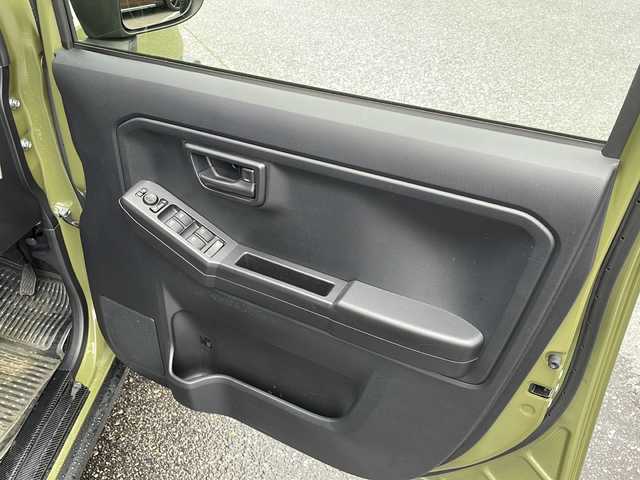 ダイハツ タフト X 新潟県 2022(令4)年 2.3万km フォレストカーキメタリック 純正ナビ/（フルセグ/DVD/Bluetooth）/ワンオーナー/冬タイヤ積載/衝突軽減/コーナーセンサー/バックカメラ/ドライブレコーダー/ヘッドライトレベライザー/アイドリングストップ/ガラスルーフ/フロアマット/USB電源/シガーソケット/LEDヘッドライト/電格ミラー/ドアバイザー/スペアキー×１