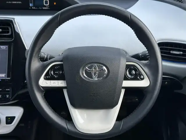 トヨタ プリウス S ツーリングセレクション 千葉県 2016(平28)年 6.3万km ダークブルーマイカM 純正9インチナビ/(フルセグTV/AM/FM/CD/DVD/BT)/バックカメラ/衝突被害軽減システム/レザーシート/ETC/アイドリングストップ/LEDヘッドライト/フォグランプ/オートライト/ウィンカーミラー/電動格納ミラー/純正17インチAW/シートヒーター/シートリフター/プッシュスタート/スマートキー/スペアキー/フロアマット/取扱説明書/保証書