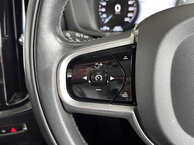 ボルボ Ｖ６０ 山形県 2021(令3)年 2.8万km 黒 ・フルセグ/・純正ナビ/・前後ドラレコ/・レーンキープ/・ステアリングヒータ―/・アイドリングストップ/・パークアシスト/・アダプティブクルーズコントロール/・ブラインドスポットモニター/・３６０°カメラ/・ワイヤレス充電/・シートヒーター