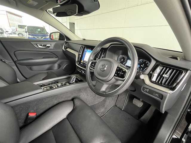 ボルボ Ｖ６０ 山形県 2021(令3)年 2.8万km 黒 ・フルセグ/・純正ナビ/・前後ドラレコ/・レーンキープ/・ステアリングヒータ―/・アイドリングストップ/・パークアシスト/・アダプティブクルーズコントロール/・ブラインドスポットモニター/・３６０°カメラ/・ワイヤレス充電/・シートヒーター