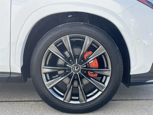 レクサス ＮＸ 350h Fスポーツ 東京都 2022(令4)年 1.1万km パール 純正ナビ/360°カメラ/パノラマサンルーフ/ACC/BSM/レザーシート/シートヒーター/シートエアコン/HUD/４WD