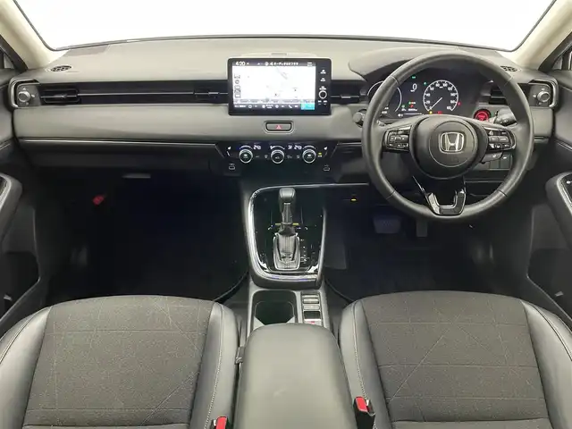ホンダ ヴェゼル ハイブリッド e:HEV Z 愛知県 2022(令4)年 2.7万km プラチナホワイトパール 純９型ナビＤＡ　ワイヤレス充電　禁煙車　フルセグＴＶ　バックカメラ　ＥＴＣ２．０　ハンズフリーパワーバックドア　ホンダセンシング　追従クルコン　衝突軽減　ＬＥＤオートライト　後退出庫サポート　ＢＳＭ/ワイパーデアイサー/ワイヤレス充電/フォグランプ/ステアリングヒーター/ブラインドスポットモニター/パドルシフト/Bluetooth/純正アルミホイール/オートハイビーム/純正ドライブレコーダー/純正ナビ/ETC/バックカメラ