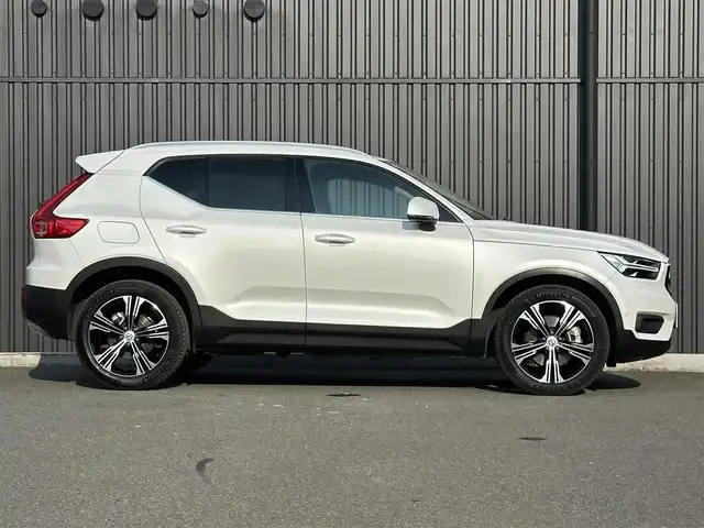 ボルボ ＸＣ４０ B4 AWD インスクリプション 福島県 2021(令3)年 3.6万km クリスタルホワイトP ACC/白革シート/パワーシート/パワーバックドア/全方位カメラ/360°カメラ/AppleCarPlay/ETC2.0/前後ドラレコ/HarmanKardon/クリスタルノブ/ワイヤレス充電