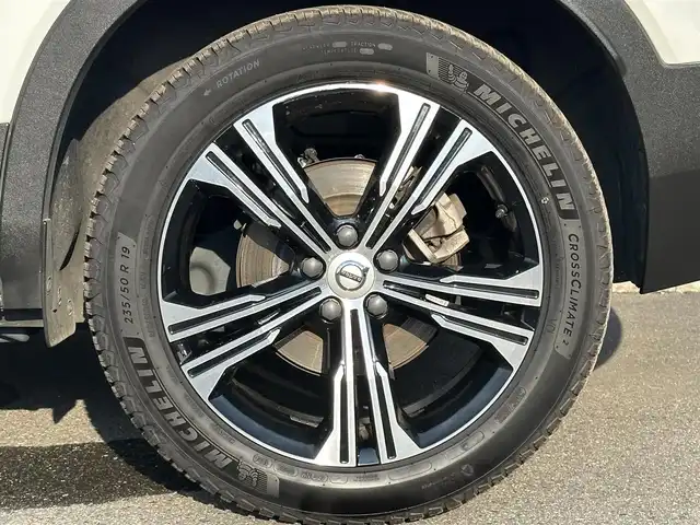 ボルボ ＸＣ４０ B4 AWD インスクリプション 福島県 2021(令3)年 3.6万km クリスタルホワイトP ACC/白革シート/パワーシート/パワーバックドア/全方位カメラ/360°カメラ/AppleCarPlay/ETC2.0/前後ドラレコ/HarmanKardon/クリスタルノブ/ワイヤレス充電