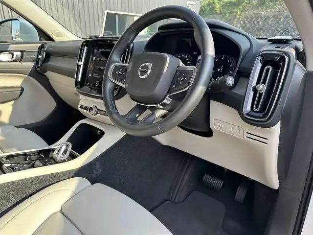 ボルボ ＸＣ４０ B4 AWD インスクリプション 福島県 2021(令3)年 3.6万km クリスタルホワイトP ACC/白革シート/パワーシート/パワーバックドア/全方位カメラ/360°カメラ/AppleCarPlay/ETC2.0/前後ドラレコ/HarmanKardon/クリスタルノブ/ワイヤレス充電