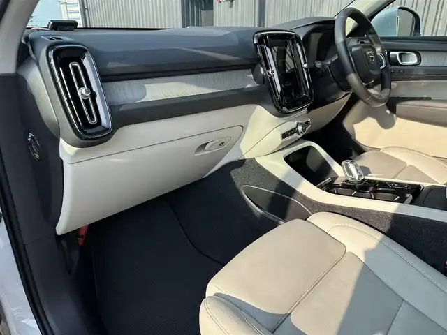 ボルボ ＸＣ４０ B4 AWD インスクリプション 福島県 2021(令3)年 3.6万km クリスタルホワイトP ACC/白革シート/パワーシート/パワーバックドア/全方位カメラ/360°カメラ/AppleCarPlay/ETC2.0/前後ドラレコ/HarmanKardon/クリスタルノブ/ワイヤレス充電