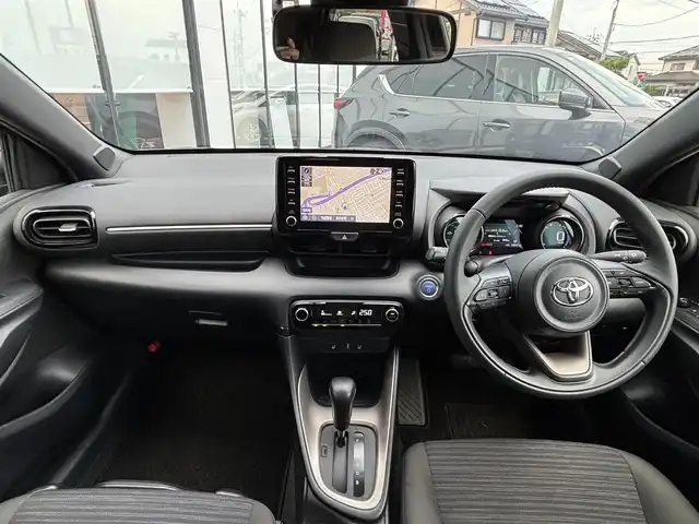 トヨタ ヤリス ハイブリッド Z 宮城県 2020(令2)年 6.3万km ダークブルーマイカM 登録時走行距離63057km/純正ナビ/FM・AM・Bluetooth・TV/プッシュスタート/スマートキー/ワンオーナー/ETC/クルーズコントロール/バックカメラ/ドライブレコーダー/コーナーセンサー/シートヒーター/純正アルミホイール/LEDライト/純正フロアマット/ウインカーミラー/電動格納ミラー/ドアバイザー