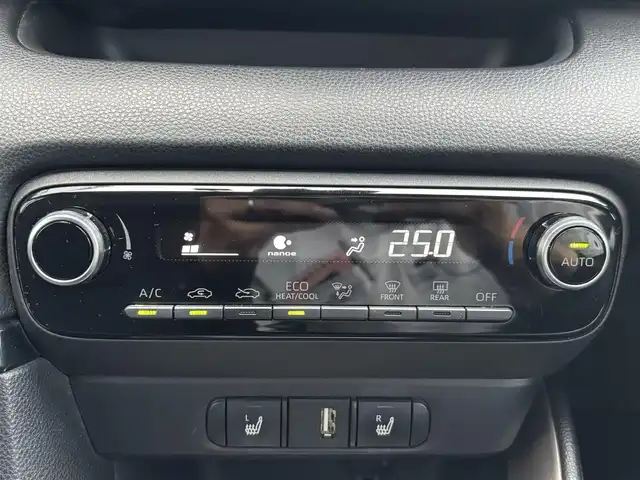 トヨタ ヤリス ハイブリッド Z 宮城県 2020(令2)年 6.3万km ダークブルーマイカM 登録時走行距離63057km/純正ナビ/FM・AM・Bluetooth・TV/プッシュスタート/スマートキー/ワンオーナー/ETC/クルーズコントロール/バックカメラ/ドライブレコーダー/コーナーセンサー/シートヒーター/純正アルミホイール/LEDライト/純正フロアマット/ウインカーミラー/電動格納ミラー/ドアバイザー