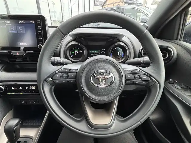 トヨタ ヤリス ハイブリッド Z 宮城県 2020(令2)年 6.3万km ダークブルーマイカM 登録時走行距離63057km/純正ナビ/FM・AM・Bluetooth・TV/プッシュスタート/スマートキー/ワンオーナー/ETC/クルーズコントロール/バックカメラ/ドライブレコーダー/コーナーセンサー/シートヒーター/純正アルミホイール/LEDライト/純正フロアマット/ウインカーミラー/電動格納ミラー/ドアバイザー