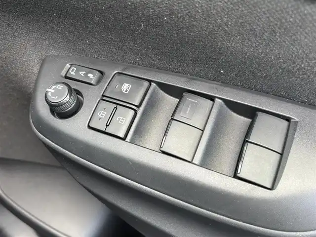 トヨタ ヤリス ハイブリッド Z 宮城県 2020(令2)年 6.3万km ダークブルーマイカM 登録時走行距離63057km/純正ナビ/FM・AM・Bluetooth・TV/プッシュスタート/スマートキー/ワンオーナー/ETC/クルーズコントロール/バックカメラ/ドライブレコーダー/コーナーセンサー/シートヒーター/純正アルミホイール/LEDライト/純正フロアマット/ウインカーミラー/電動格納ミラー/ドアバイザー