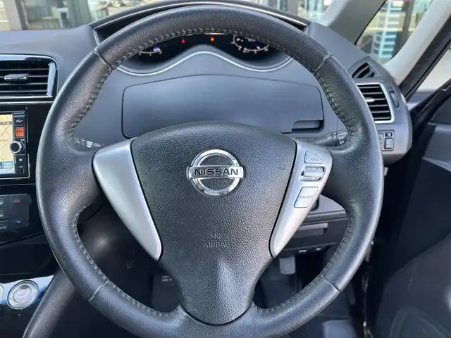 日産 セレナ ハイウェイS S HV Aセーフ 栃木県 2014(平26)年 5.4万km タイガーアイブラウン エマージェンシーブレーキ/純正ナビ/フルセグTV/DVD/Bluetooth/USB/純正フリップダウンモニター/アラウンドビューモニター/パワースライドドア/ETC/スマートキー/プッシュスタート/オートライト/コーナーセンサー/クルーズコントロール/純正16インチAW/アイドリングストップ/車線逸脱警報/踏み間違い衝突防止アシスト/ふらつき警報/純正フロアマット