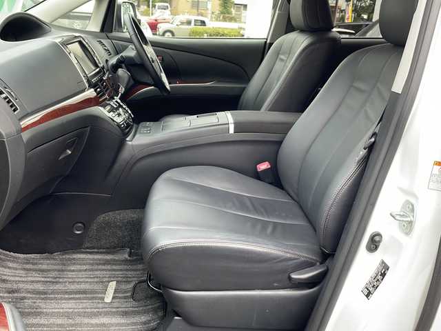 トヨタ エスティマ ハイブリッド アエラス レザーパッケージ 東京都 2014(平26)年 3.6万km ホワイトパールクリスタルシャイン 新車時保証書　/取扱説明書　ナビ説明書/TRDフロントスポイラー/モデリスタフロントグリル/純正メーカーナビ/フルセグTV【走行中映ります】/CD/DVD/REC/USB/AUX/フリップダウンモニター/バックカメラ　ETC/ドライブレコーダー【前後】/レザーシート/シートヒーター/運転席パワーシート/両側パワースライドドア/パワーバックドア/電動床下格納シート/コーナーセンサー/HIDライト/オートライト/Egプッシュスタート/ ストップボタン/スマートキー×2本/クルーズコントロール/社外ホーン【純正積込】/純正17インチアルミ