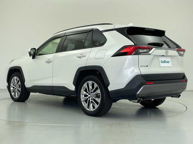 トヨタ ＲＡＶ４ G Zパッケージ 山口県 2020(令2)年 4.3万km ホワイトパールクリスタルシャイン ４WD/純正９インチナビ/・フルセグ/・CD/DVD/・Bluetooth/バックカメラ/デジタルインナーミラー/ETC/ハンズフリーパワーバックドア/メモリー付き運転席パワーシート/ステアリングヒーター/シートヒーター/トヨタセーフティセンス/・レーントレースアシスト/・プリクラッシュセーフティ/・ブラインドスポットモニター/・後退時車両検知警報/・パーキングサポートブレーキ/・アダプティブクルーズコントロール/・ロードサインアシスト/ダウンヒルアシスト