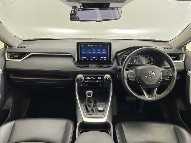 トヨタ ＲＡＶ４ G Zパッケージ 山口県 2020(令2)年 4.3万km ホワイトパールクリスタルシャイン ４WD/純正９インチナビ/・フルセグ/・CD/DVD/・Bluetooth/バックカメラ/デジタルインナーミラー/ETC/ハンズフリーパワーバックドア/メモリー付き運転席パワーシート/ステアリングヒーター/シートヒーター/トヨタセーフティセンス/・レーントレースアシスト/・プリクラッシュセーフティ/・ブラインドスポットモニター/・後退時車両検知警報/・パーキングサポートブレーキ/・アダプティブクルーズコントロール/・ロードサインアシスト/ダウンヒルアシスト