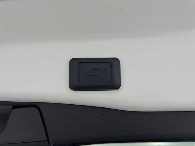 トヨタ ＲＡＶ４ G Zパッケージ 山口県 2020(令2)年 4.3万km ホワイトパールクリスタルシャイン ４WD/純正９インチナビ/・フルセグ/・CD/DVD/・Bluetooth/バックカメラ/デジタルインナーミラー/ETC/ハンズフリーパワーバックドア/メモリー付き運転席パワーシート/ステアリングヒーター/シートヒーター/トヨタセーフティセンス/・レーントレースアシスト/・プリクラッシュセーフティ/・ブラインドスポットモニター/・後退時車両検知警報/・パーキングサポートブレーキ/・アダプティブクルーズコントロール/・ロードサインアシスト/ダウンヒルアシスト