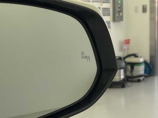 トヨタ ＲＡＶ４ G Zパッケージ 山口県 2020(令2)年 4.3万km ホワイトパールクリスタルシャイン ４WD/純正９インチナビ/・フルセグ/・CD/DVD/・Bluetooth/バックカメラ/デジタルインナーミラー/ETC/ハンズフリーパワーバックドア/メモリー付き運転席パワーシート/ステアリングヒーター/シートヒーター/トヨタセーフティセンス/・レーントレースアシスト/・プリクラッシュセーフティ/・ブラインドスポットモニター/・後退時車両検知警報/・パーキングサポートブレーキ/・アダプティブクルーズコントロール/・ロードサインアシスト/ダウンヒルアシスト