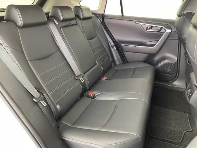 トヨタ ＲＡＶ４ G Zパッケージ 山口県 2020(令2)年 4.3万km ホワイトパールクリスタルシャイン ４WD/純正９インチナビ/・フルセグ/・CD/DVD/・Bluetooth/バックカメラ/デジタルインナーミラー/ETC/ハンズフリーパワーバックドア/メモリー付き運転席パワーシート/ステアリングヒーター/シートヒーター/トヨタセーフティセンス/・レーントレースアシスト/・プリクラッシュセーフティ/・ブラインドスポットモニター/・後退時車両検知警報/・パーキングサポートブレーキ/・アダプティブクルーズコントロール/・ロードサインアシスト/ダウンヒルアシスト