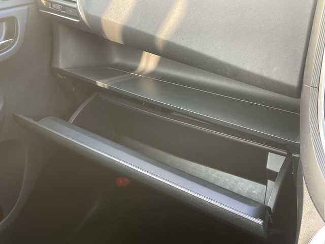 トヨタ ラクティス G 千葉県 2014(平26)年 6万km ブラックマイカ 純正ナビ（ＮＳＺＴ－Ｗ６２Ｇ）　クルーズコントロール　プッシュスタート　ワンオーナー　ＢＴ　フルセグ　　ＥＴＣ　純正マット　Ｗエアバッグ　オートエアコン　ＭＴモード付ＡＴ　オートライト　スペアキー/純正ナビ（ＮＳＺＴ－Ｗ６２Ｇ）/クルーズコントロール/プッシュスタート/ワンオーナー/ＢＴ/フルセグ/ETC/純正マット/Ｗエアバッグ/オートエアコン/ＭＴモード付ＡＴ/オートライト/スペアキー