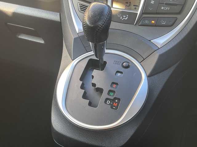 トヨタ ラクティス G 千葉県 2014(平26)年 6万km ブラックマイカ 純正ナビ（ＮＳＺＴ－Ｗ６２Ｇ）　クルーズコントロール　プッシュスタート　ワンオーナー　ＢＴ　フルセグ　　ＥＴＣ　純正マット　Ｗエアバッグ　オートエアコン　ＭＴモード付ＡＴ　オートライト　スペアキー/純正ナビ（ＮＳＺＴ－Ｗ６２Ｇ）/クルーズコントロール/プッシュスタート/ワンオーナー/ＢＴ/フルセグ/ETC/純正マット/Ｗエアバッグ/オートエアコン/ＭＴモード付ＡＴ/オートライト/スペアキー