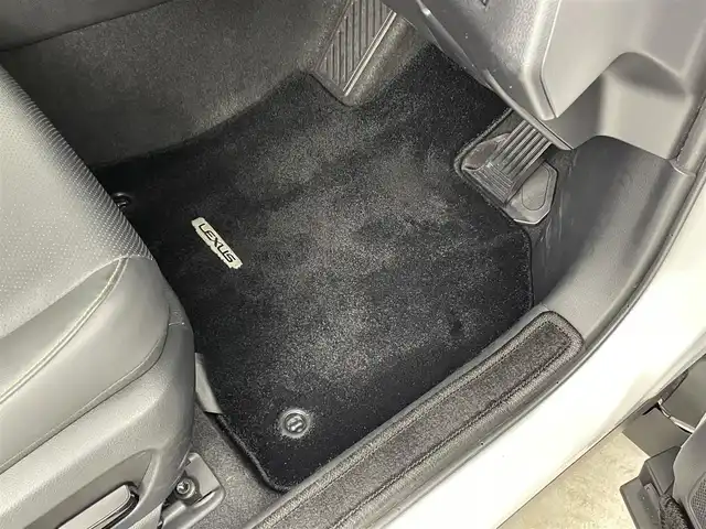 レクサス ＵＸ 250h エレガントブラック 群馬県 2022(令4)年 4万km ソニッククォーツ 禁煙車　純正ナビ　バックカメラ　サイドカメラ　フロントカメラ　ムーンルーフ　シートヒーター　エアシート　追加クルーズコントロール　レーンキープアシスト　ドライブレコーダー　ETC　パワーバックドア