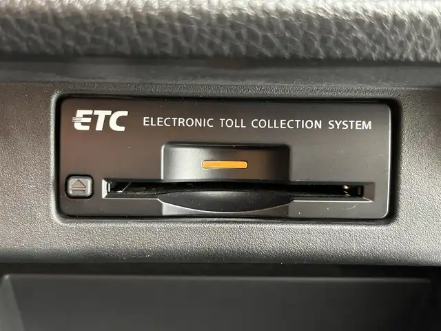 日産 エルグランド 250HWS Sジェットブラック アーバンクロム 大阪府 2021(令3)年 2.1万km ファントムブラック エマージェンシーブレーキ　/フリップダウンモニター/純正メモリナビ/　　CD/DVD/BT/フルセグTV/アラウンドビューモニター/両側パワースライドドア/パワーバックドア/クルーズコントロール/LEDオートライト　/フォグランプ　/レザーシート/パワーシート　/シートヒーター/純正18インチアルミホイール　/車線逸脱防止機能/コーナーセンサー/スマートキー/ETC