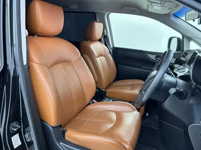 日産 エルグランド 250HWS Sジェットブラック アーバンクロム 大阪府 2021(令3)年 2.1万km ファントムブラック エマージェンシーブレーキ　/フリップダウンモニター/純正メモリナビ/　　CD/DVD/BT/フルセグTV/アラウンドビューモニター/両側パワースライドドア/パワーバックドア/クルーズコントロール/LEDオートライト　/フォグランプ　/レザーシート/パワーシート　/シートヒーター/純正18インチアルミホイール　/車線逸脱防止機能/コーナーセンサー/スマートキー/ETC