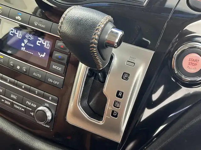 日産 エルグランド 250HWS Sジェットブラック アーバンクロム 大阪府 2021(令3)年 2.1万km ファントムブラック エマージェンシーブレーキ　/フリップダウンモニター/純正メモリナビ/　　CD/DVD/BT/フルセグTV/アラウンドビューモニター/両側パワースライドドア/パワーバックドア/クルーズコントロール/LEDオートライト　/フォグランプ　/レザーシート/パワーシート　/シートヒーター/純正18インチアルミホイール　/車線逸脱防止機能/コーナーセンサー/スマートキー/ETC