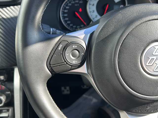 トヨタ ８６ GT 福岡県 2021(令3)年 3.3万km クリスタルホワイトパール 純正7インチナビ/【AM/FM/CD/DVD/SD/BT/フルセグTV】/バックカメラ/6速MT/モデリスタエアロFSR/柿本2本出しマフラー/ブリッツ車高調/社外ホイールスペーサー/LEDヘッドライト＆フォグランプ/ETC/電動格納ミラー/ステアリングスイッチ/デュアルエアコン