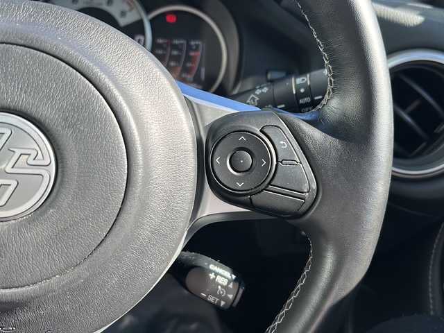 トヨタ ８６ GT 福岡県 2021(令3)年 3.3万km クリスタルホワイトパール 純正7インチナビ/【AM/FM/CD/DVD/SD/BT/フルセグTV】/バックカメラ/6速MT/モデリスタエアロFSR/柿本2本出しマフラー/ブリッツ車高調/社外ホイールスペーサー/LEDヘッドライト＆フォグランプ/ETC/電動格納ミラー/ステアリングスイッチ/デュアルエアコン