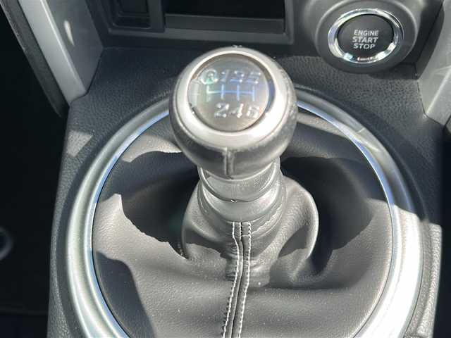 トヨタ ８６ GT 福岡県 2021(令3)年 3.3万km クリスタルホワイトパール 純正7インチナビ/【AM/FM/CD/DVD/SD/BT/フルセグTV】/バックカメラ/6速MT/モデリスタエアロFSR/柿本2本出しマフラー/ブリッツ車高調/社外ホイールスペーサー/LEDヘッドライト＆フォグランプ/ETC/電動格納ミラー/ステアリングスイッチ/デュアルエアコン