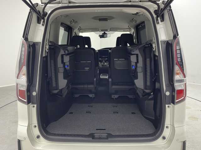 日産 セレナ e－パワー ハイウェイスター V 茨城県 2021(令3)年 5.7万km ブリリアントホワイトパール 2トーン プロパイロット　衝突軽減ブレーキ　ワンオーナー　純正１０インチナビ　全方位カメラ　デジタルインナーミラー　ドライブレコーダー　両側電動スライドドア　フルセグテレビ　ＬＥＤヘッドライト　コーナーセンサー