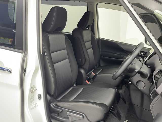 日産 セレナ e－パワー ハイウェイスター V 茨城県 2021(令3)年 5.7万km ブリリアントホワイトパール 2トーン プロパイロット　衝突軽減ブレーキ　ワンオーナー　純正１０インチナビ　全方位カメラ　デジタルインナーミラー　ドライブレコーダー　両側電動スライドドア　フルセグテレビ　ＬＥＤヘッドライト　コーナーセンサー