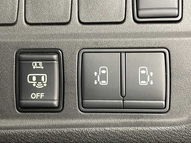 日産 セレナ e－パワー ハイウェイスター V 茨城県 2021(令3)年 5.7万km ブリリアントホワイトパール 2トーン プロパイロット　衝突軽減ブレーキ　ワンオーナー　純正１０インチナビ　全方位カメラ　デジタルインナーミラー　ドライブレコーダー　両側電動スライドドア　フルセグテレビ　ＬＥＤヘッドライト　コーナーセンサー