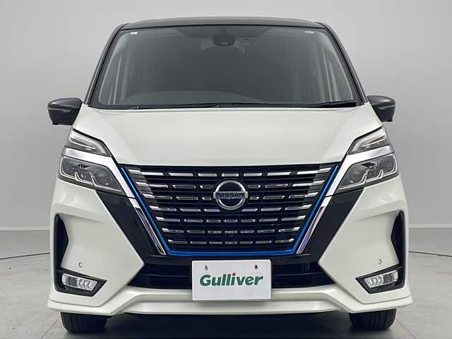 日産 セレナ e－パワー ハイウェイスター V 茨城県 2021(令3)年 5.7万km ブリリアントホワイトパール 2トーン プロパイロット　衝突軽減ブレーキ　ワンオーナー　純正１０インチナビ　全方位カメラ　デジタルインナーミラー　ドライブレコーダー　両側電動スライドドア　フルセグテレビ　ＬＥＤヘッドライト　コーナーセンサー
