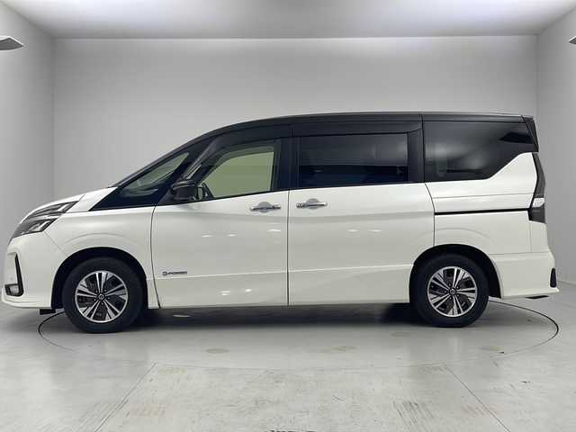 日産 セレナ e－パワー ハイウェイスター V 茨城県 2021(令3)年 5.7万km ブリリアントホワイトパール 2トーン プロパイロット　衝突軽減ブレーキ　ワンオーナー　純正１０インチナビ　全方位カメラ　デジタルインナーミラー　ドライブレコーダー　両側電動スライドドア　フルセグテレビ　ＬＥＤヘッドライト　コーナーセンサー