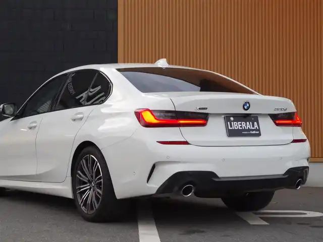 ＢＭＷ ＢＭＷ ３２０ｄ xDrive Mスポーツ EDジョイ+ 埼玉県 2021(令3)年 2.6万km アルピンホワイトⅢ 特別仕様車/ブラックハーフレザーシート/アダプティブクルーズコントロール/インテリジェントセーフティ/CarPlay/パークディスタンスコントロール/ブラインドスポットモニター/コンフォートアクセス/全周囲カメラ/純正ナビ/ドラレコ/ETC/ワイヤレス充電/シートヒーター/シートポジションメモリー機能/Bluetooth