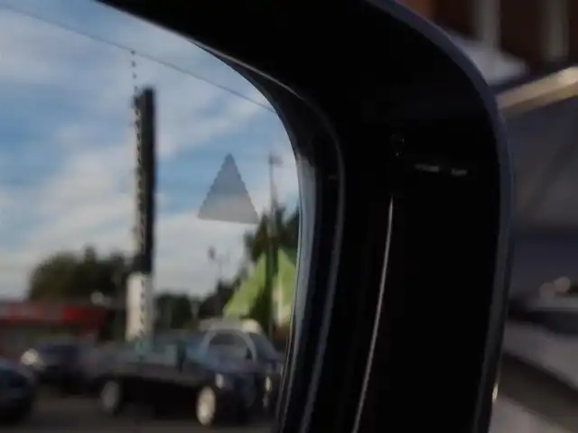 ＢＭＷ ＢＭＷ ３２０ｄ xDrive Mスポーツ EDジョイ+ 埼玉県 2021(令3)年 2.6万km アルピンホワイトⅢ 特別仕様車/ブラックハーフレザーシート/アダプティブクルーズコントロール/インテリジェントセーフティ/CarPlay/パークディスタンスコントロール/ブラインドスポットモニター/コンフォートアクセス/全周囲カメラ/純正ナビ/ドラレコ/ETC/ワイヤレス充電/シートヒーター/シートポジションメモリー機能/Bluetooth