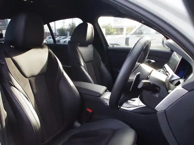 ＢＭＷ ＢＭＷ ３２０ｄ xDrive Mスポーツ EDジョイ+ 埼玉県 2021(令3)年 2.6万km アルピンホワイトⅢ 特別仕様車/ブラックハーフレザーシート/アダプティブクルーズコントロール/インテリジェントセーフティ/CarPlay/パークディスタンスコントロール/ブラインドスポットモニター/コンフォートアクセス/全周囲カメラ/純正ナビ/ドラレコ/ETC/ワイヤレス充電/シートヒーター/シートポジションメモリー機能/Bluetooth