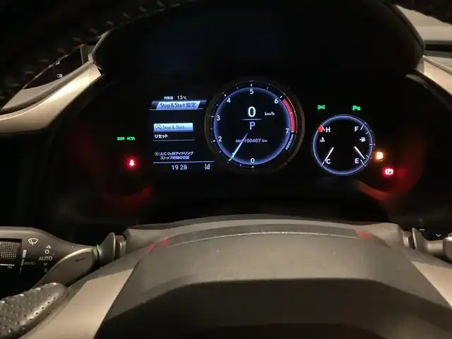 レクサス ＲＸ 200t Fスポーツ 愛知県 2017(平29)年 10.1万km ホワイトノーヴァガラスフレーク メーカーナビ　/バックカメラ　/全方位カメラ　/革シート　/シートヒーター　/ベンチレーション　/ドライブレコーダー　/ＨＵＤ　/ステアリングヒーター　/パワーバックドア　/ビルトインＥＴＣ　/レーダークルーズコントロール　/パドルシフト　/サンルーフ